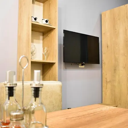 Delmar * Golem (Tirana)