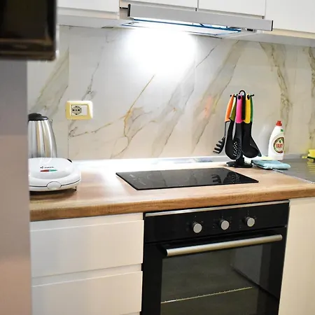 Delmar * Golem (Tirana)