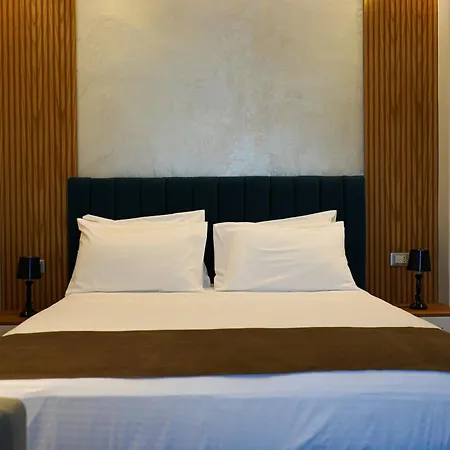 Delmar * Golem (Tirana)