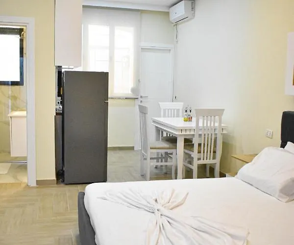 Delmar * Golem (Tirana)