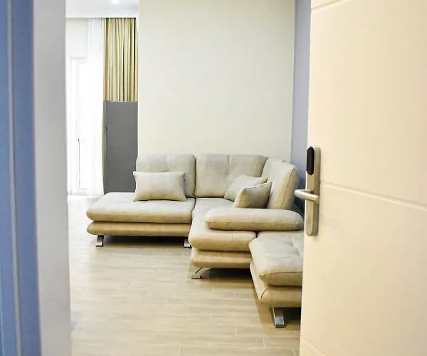 Delmar Apartman *