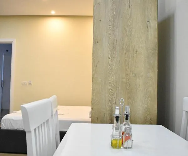 Delmar Apartman Golem